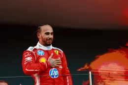 Lewis Hamilton deelt harde tik uit aan George Russell: 'Kan ik niet geloven...'