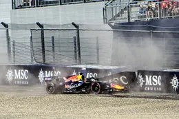 George Russell zet Max Verstappen op zijn plek: 'Dat is de enige reden dat hij crashte...'