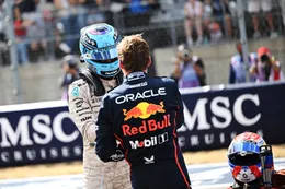 Enorme bom op F1-paddock: 'Max Verstappen is de reden voor contractverlenging van George Russell bij Mercedes'