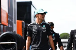 George Russell krijgt klap in het gezicht en wordt in de steek gelaten door Mercedes