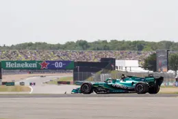 Ongeziene beelden: Fernando Alonso getorpedeerd tijdens sprintrace op Silverstone