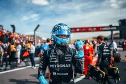 F1-analist maakt George Russell met de grond gelijk: 'Dat is een enorm probleem'