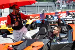 Collega F1-coureur haalt uit naar Lewis Hamilton: 'Ineens lijk je een God...'
