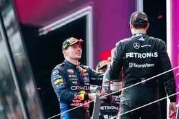 Max Verstappen verrast vriend en vijand en besluit het op te nemen voor George Russell
