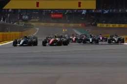 FIA deelt straf uit en past uitslag aan na incident tijdens sprintrace op Silverstone