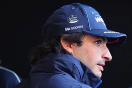 Carlos Sainz heeft er genoeg van en haalt vernietigend uit naar eigen raceteam