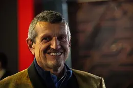 Red Bull ontvangt applaus van Günther Steiner na kapen van belangrijk Mercedes-teamlid