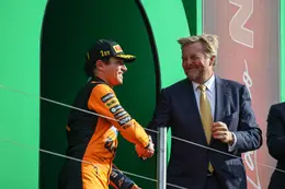 Koning Willem-Alexander doet onthulling over Dutch GP-winnaar Lando Norris