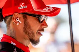 F1-legende haalt hard uit naar Lewis Hamilton: 'Hij moet leren geen fouten te maken'