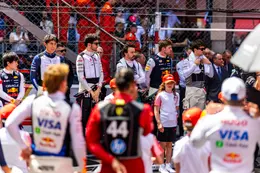 Jos Verstappen verrast met opvallende keuze en noemt collega van Max de 'GOAT'