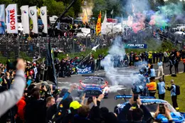 Verstappen Racing-coureur Gounon kan zijn ogen niet geloven door 'het Verstappen-effect'