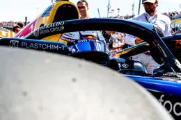 'Opvolger van Max Verstappen' maakt debuut in Formule 1-auto