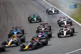 FIA deelt ontzettend zware straf uit na harde crash van Max Verstappen