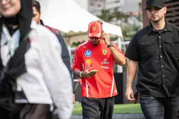 Red Bull-coureur deelt zéér duidelijke mening over rijgedrag Lewis Hamilton: 'Het is...'