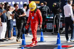 Lewis Hamilton haalt hard uit naar Ferrari-bestuur: 'Heel slecht voor het team'