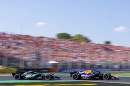 George Russell ziet reden voor slechte prestaties en wijst naar Max Verstappen