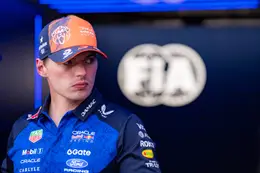 Max Verstappen neemt FIA onder vuur: 'Zo rijden snelle coureurs niet'