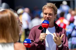 Nico Rosberg maakt Madring-ambassadeur Carlos Sainz met de grond gelijk na oersaaie GP Spanje