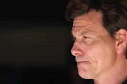 Toto Wolff onthult: Mercedes-baas probeerde F1-wedstrijdleider over te halen om Max Verstappen niet te laten winnen