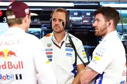 Max Verstappen gaat helemaal los over de radio richting zijn team in VT3