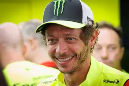 MotoGP-legende Valentino Rossi gaat strijden met Max Verstappen: 'Dat wordt een probleem voor ons'