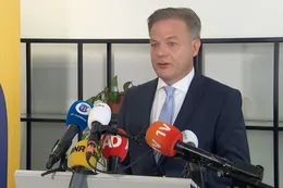 Pieter Omtzigt neemt op opmerkelijke wijze afscheid van 'giftige Tweede Kamer'