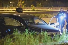 Bizar: Taxichauffeur beschoten op A13, minderjarige verdachten aangehouden