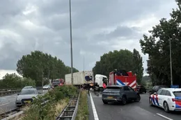 A27: Man overleden na ernstig verkeersongeluk met vrachtwagen en auto