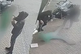 Amsterdam: Schokkende mishandeling op Museumplein vanwege Feyenoord-shirt