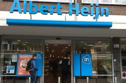 Rotterdam: Supermarktmedewerkster op brute wijze neergestoken