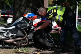 Tilburger (72) onder invloed van drugs rijdt motoragent aan