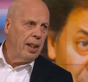 Smit kan het niet laten en deelt sneer uit aan FC Twente