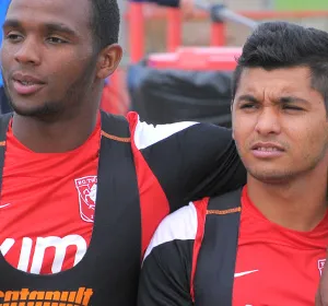 Ongelukkige val voormalig FC Twente-back houdt hem vannacht in Frans ziekenhuis