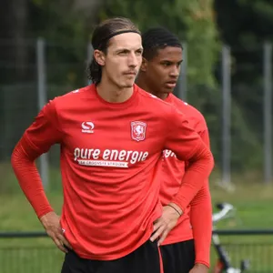 Garcia test jonge Zweed en Aitor op matig bezette linksback positie