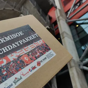Foto's: 5.000 #IKMISOE pakketten vliegen vandaag in heel Nederland de deur uit