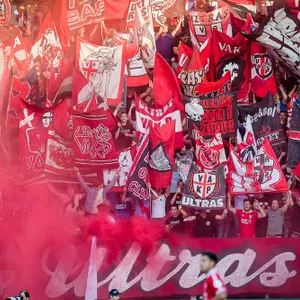 "25.000 Twente-supporters maken meer kabaal dan een vol Camp Nou"