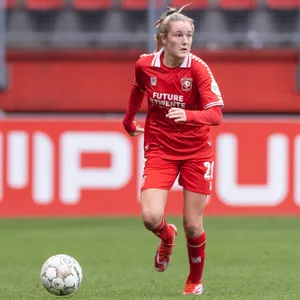 16-jarig toptalent FC Twente speelt recordinternational Ajax zoek