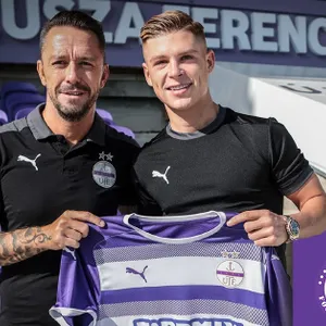 Transferproat: FC Twente toont interesse in Hongaarse buitenspeler