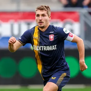 Sadílek heeft vertrouwen in uitduel tegen PSV: "Daar liggen voor ons de kansen"