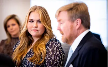 Prinses Amalia gewond na keiharde val