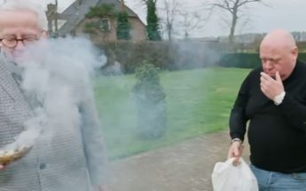 Peter Gillis laat graf moeder spiritueel reinigen: 'Lijkt wel een barbecue'