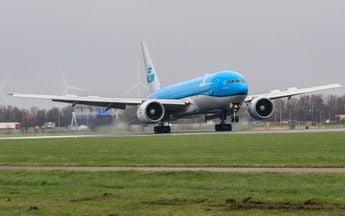 KLM-vliegtuig maakt noodlanding op Schiphol om opmerkelijke reden: 'Vreemde lucht in vliegtuig'