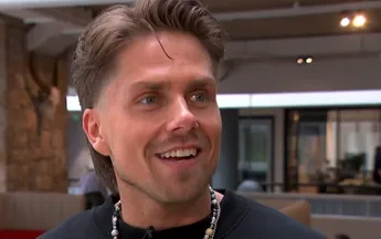 André Hazes jr. voor het eerst samen gespot op foto met nieuwe vlam
