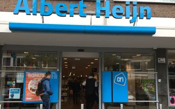 Rotterdam: Supermarktmedewerkster op brute wijze neergestoken