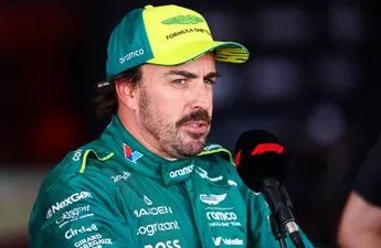 Fernando Alonso zorgt voor woede met uitspraak over Max Verstappen en Lewis Hamilton