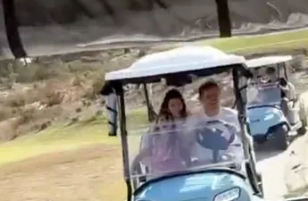 Video: Max Verstappen laat Kelly Piquet gillen met agressieve race-actie