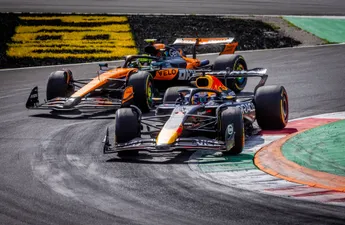 Max Verstappen kreeg onopgemerkt flinke straf van FIA tijdens GP Italië: 'Ronduit belachelijk'