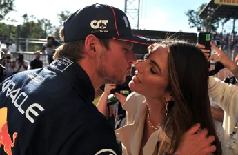 Kelly Piquet deelt innige vakantievideo van Max Verstappen met dochter Lily