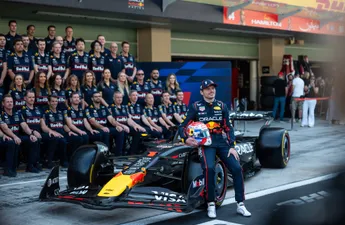 Red Bull Racing verrast en maakt nieuwe look wereldkundig voor komend F1-seizoen