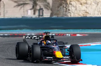 Toto Wolff komt met zéér goed nieuws voor Max Verstappen tijdens eerste testdag in Bahrein